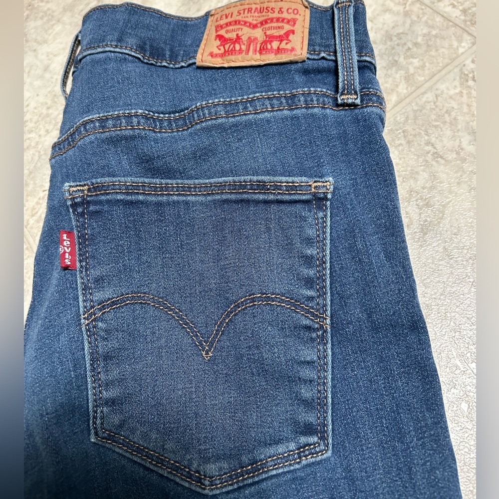 Levi Slimming Skinny Jeans